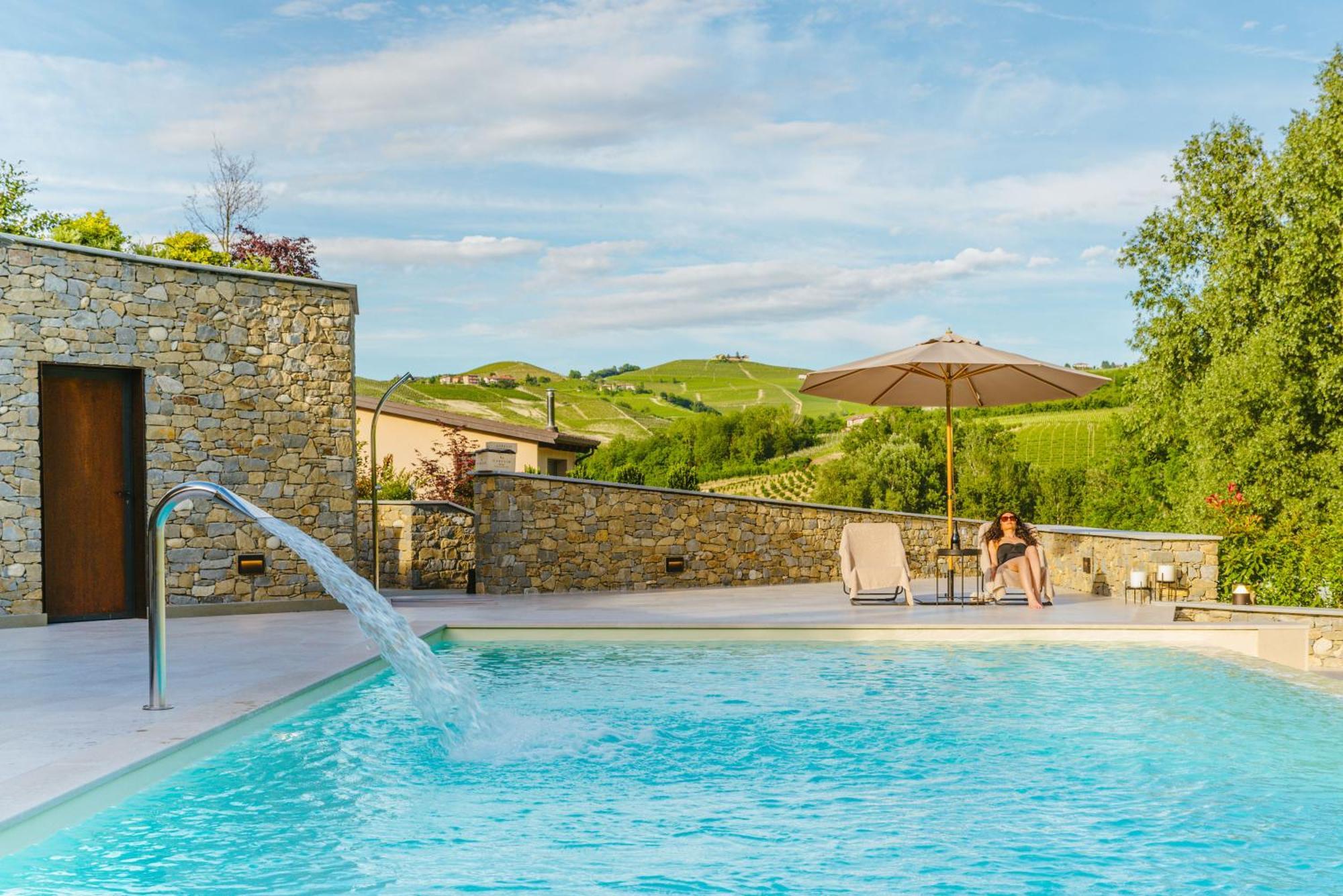 Garesio Wine Resort Serralunga d'Alba Exterior photo